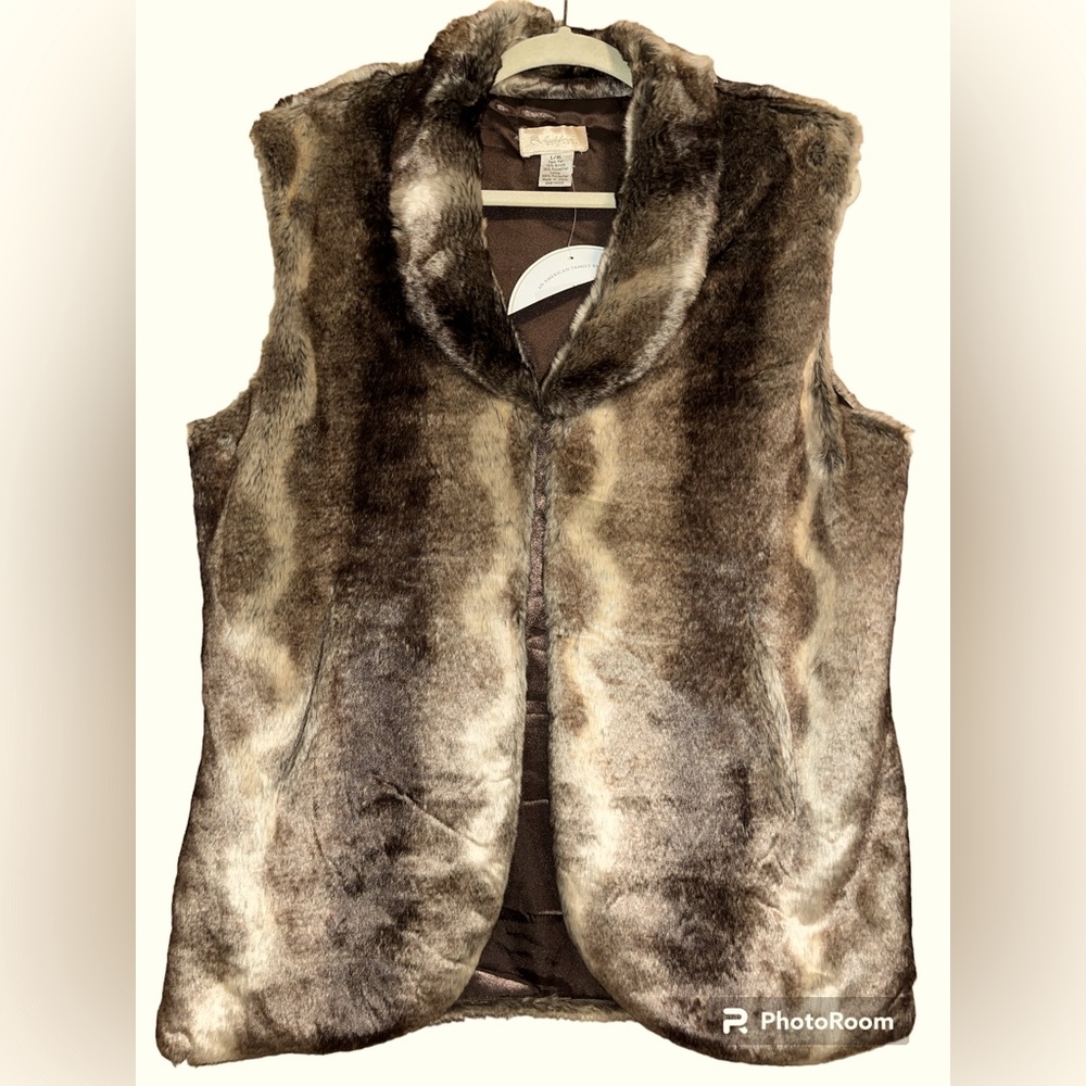 Bedford Cottage - Faux fur vest